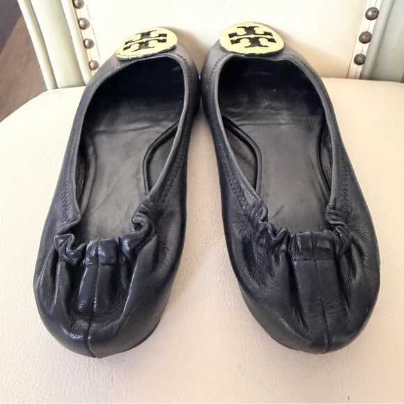 Tory Burch Black Leather Flats with Gold Emblem - Picture 4 of 11